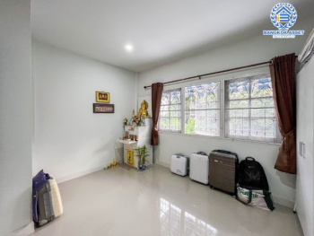 *****ทาวน์เฮ้าส์มือสองกรุงเทพฯ ม.ซอยสุขนิรันดร์ แจ้งวัฒนะ10 เนื้อที่ 18 ตร.ว. ฟังก์ชัน 2 ห้องนอน 2 ห้องน้ำ 1 ที่จอดรถ แถมฟรี! 2 เครื่องปรับอากาศ บนทำเลใกล้สนามบินดอนเมือง เพียง 10 นาทีก็ถึงรถไฟฟ้าสายสีแดง "สถานีหลักสี่" และทางด่วน "อุตราภิมุข" จองเลย!